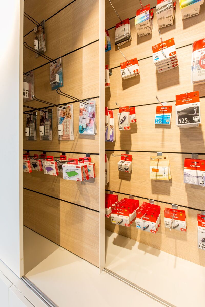 wanden kantoormateriaalshop Repro te Schilde met Pirinee van Helbig